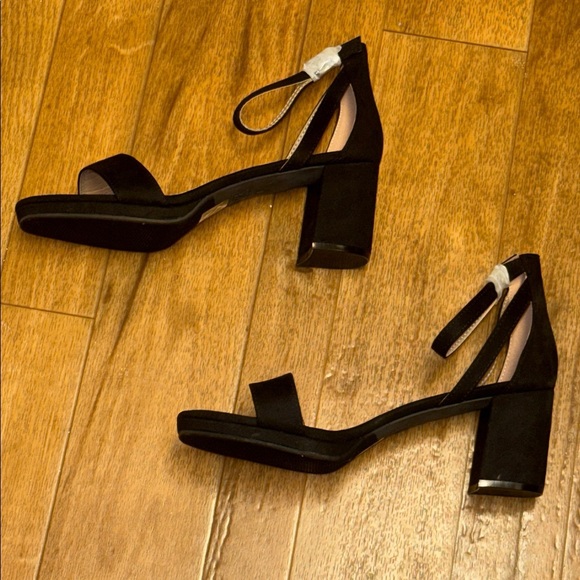 New!! Size 11 Heels w/ 3 inches - ROUGE HELIUM Black Heels - Picture 10 of 15